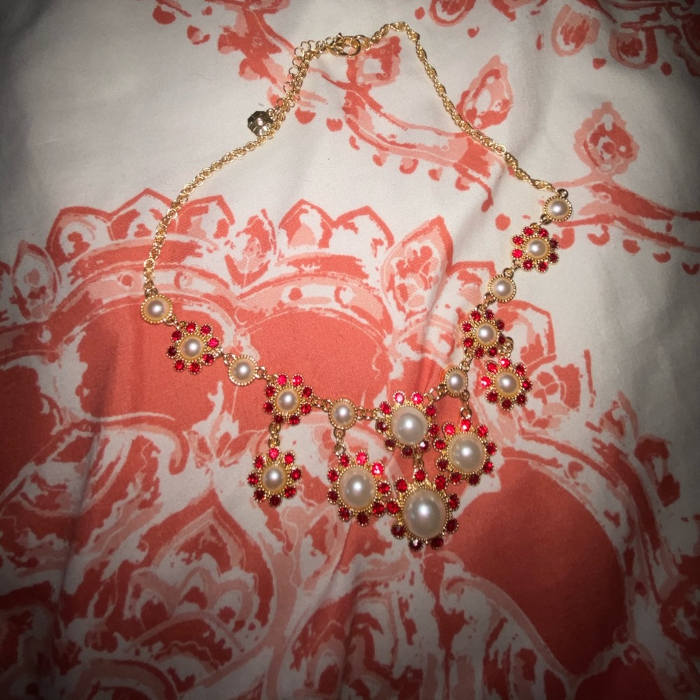 Statement necklace